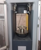 ماكينة الضغط المحورى والضغط المحاط ذات قدرة 300 طن رأسي و70 ميجا بسكال ضغط جانبي محاط طبقا للمواصفة  ASTM D7012 