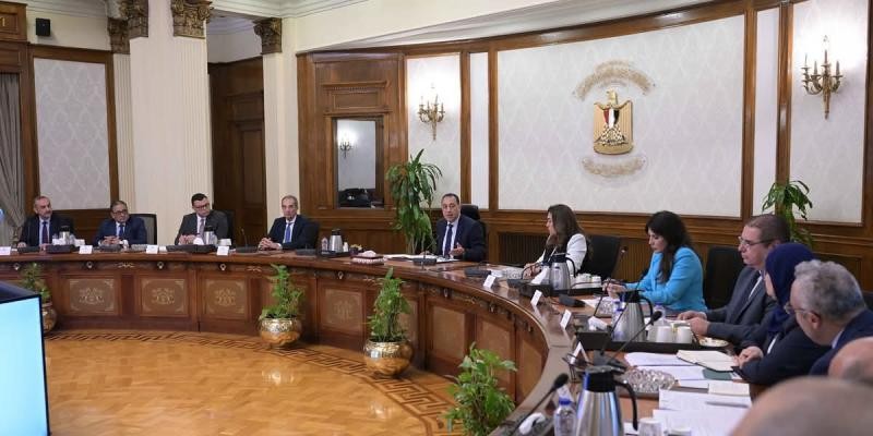 The Prime Minister follows up on procedures to facilitate obtaining various licensesjpg